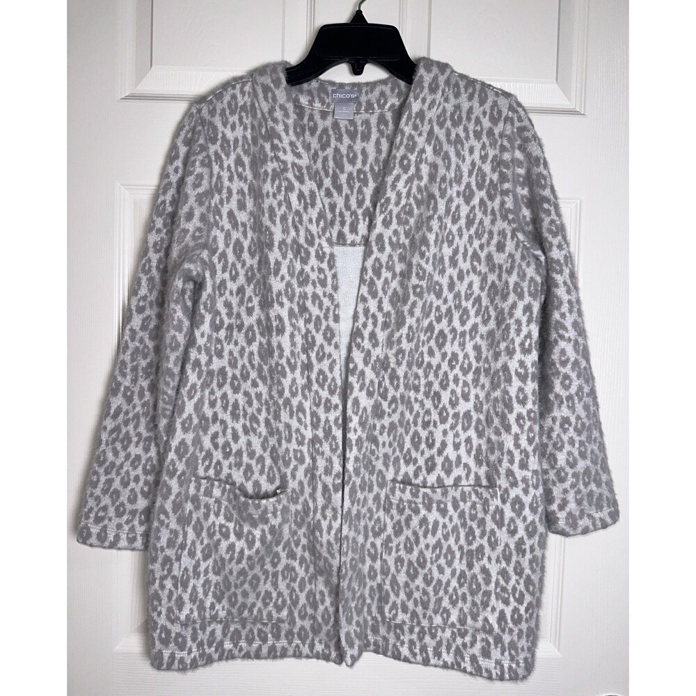 Chico’s grey cheetah print fuzzy knit open cardigan sweater (size 0/S)